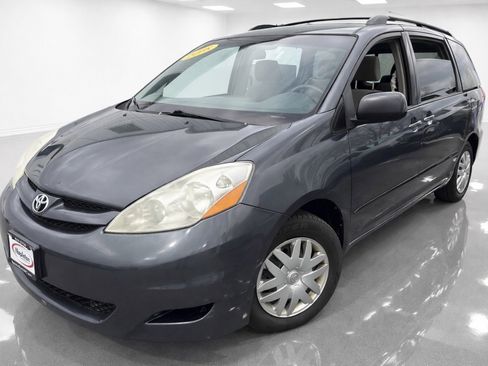 Used 2008 Toyota Sienna LE image 1