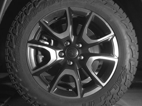 Used 2025 Jeep Compass Trailhawk image 12