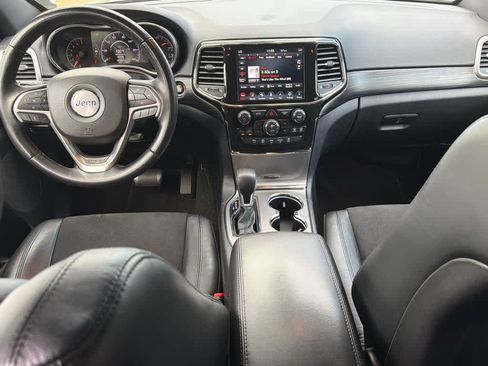 Used 2022 Jeep Grand Cherokee Laredo X AWD/4WD image 19