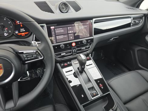 New 2026 Porsche Macan AWD/4WD image 20
