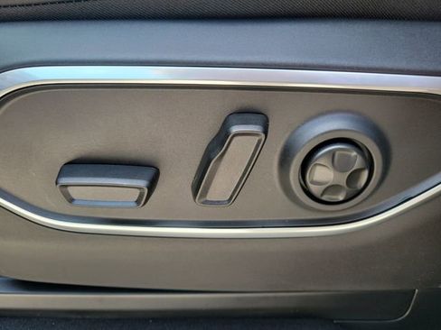New 2026 Jeep Grand Wagoneer L Limited AWD/4WD image 17
