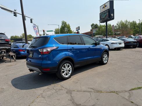 Used 2017 Ford Escape SE AWD/4WD image 8