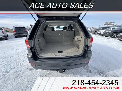 Used 2013 Jeep Grand Cherokee Laredo w/ Laredo E Group image 9