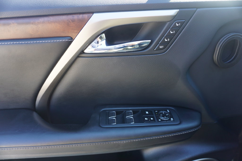 Used 2022 Lexus RX 350L Premium w/ Premium Package AWD/4WD image 4