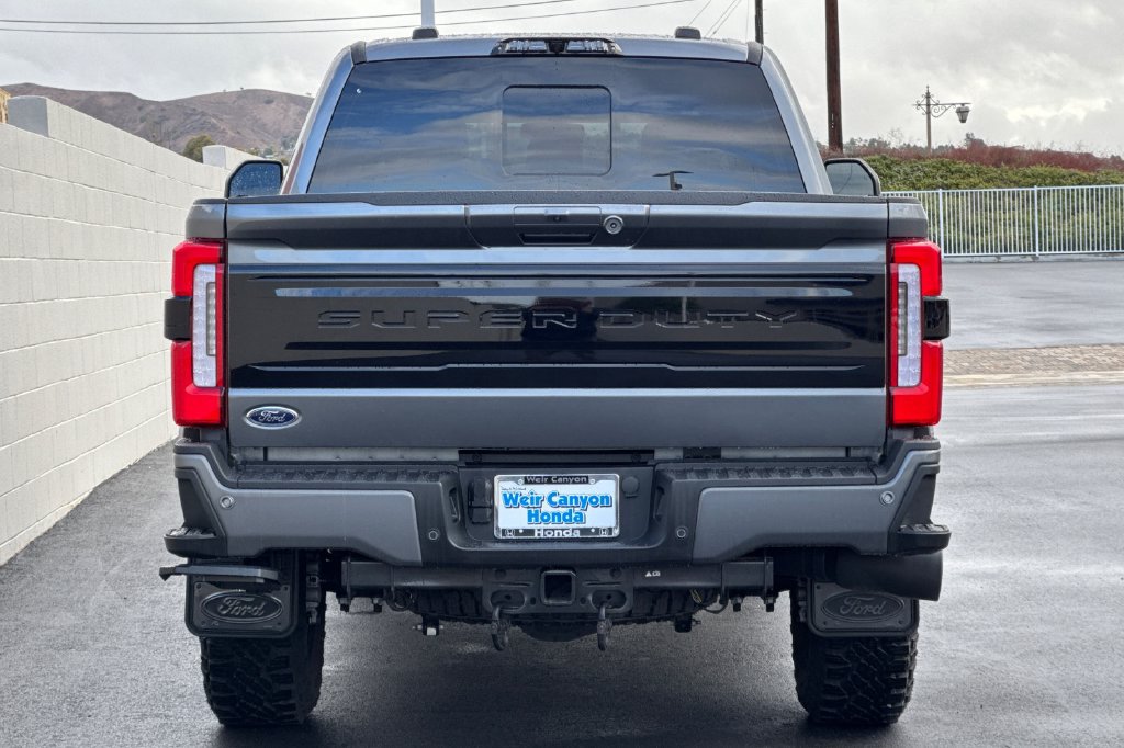 Used 2026 Ford F350 Platinum w/ Tremor Off-Road Package AWD/4WD image 11