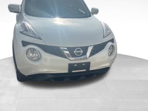 Used 2015 Nissan Juke SV w/ Technology Package image 3