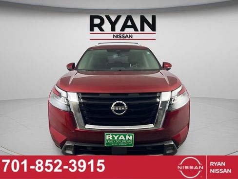 New 2025 Nissan Pathfinder Platinum w/ Cargo Package image 12