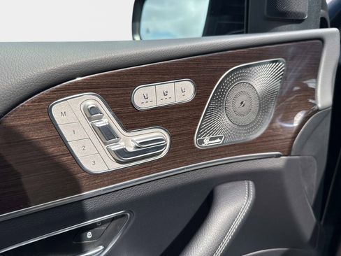 Used 2025 Mercedes-Benz GLS 450 4MATIC image 20