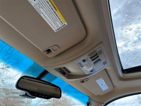 Used 2013 Cadillac Escalade Luxury image 36