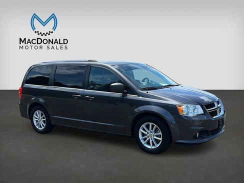Used 2019 Dodge Grand Caravan SXT FWD image 2