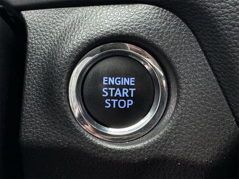 Used 2021 Toyota RAV4 Limited image 19