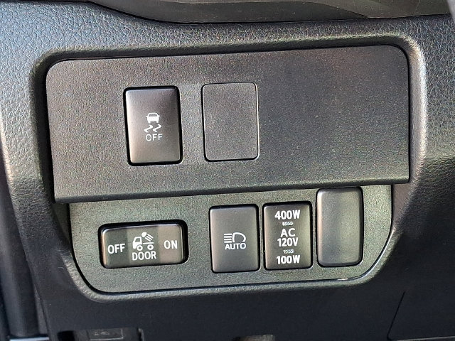 Used 2023 Toyota Tacoma TRD Off-Road w/ Technology Package AWD/4WD image 18