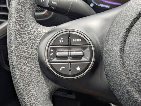 Certified 2025 Kia Soul LX w/ LX Technology Package FWD image 26