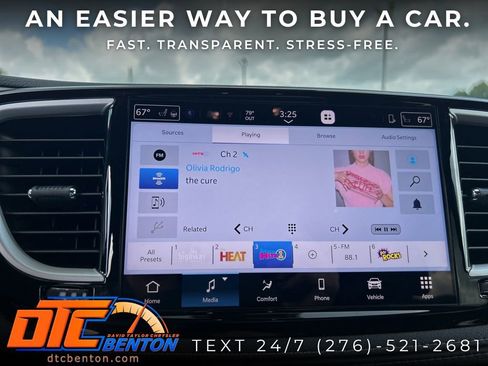 New 2027 Chrysler Pacifica Select FWD image 23