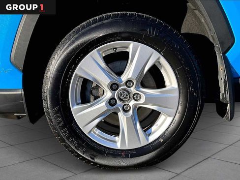 Used 2020 Toyota RAV4 XLE w/ Convenience Package image 11