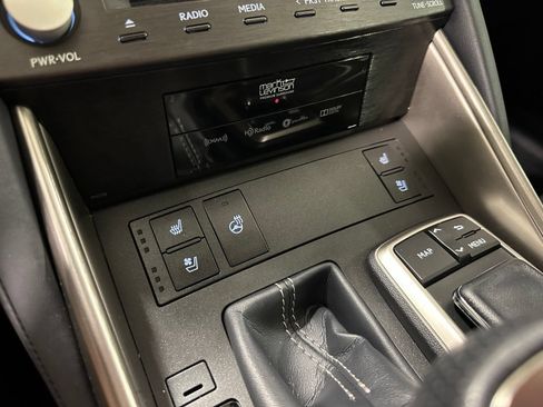 Used 2019 Lexus IS 350 F Sport w/ F Sport Package RWD image 31