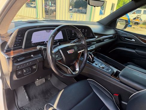 Used 2022 Cadillac Escalade Premium Luxury w/ Performance Package AWD/4WD image 14
