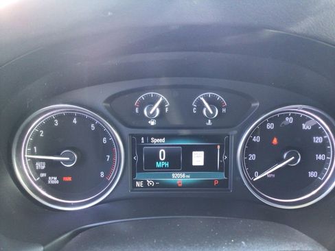 Used 2019 Buick Enclave Essence image 16