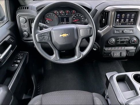 Used 2025 Chevrolet Silverado 1500 Custom image 9