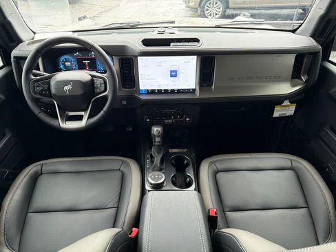 New 2026 Ford Bronco Outer Banks AWD/4WD image 17