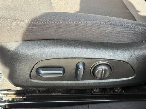 Used 2023 Chevrolet Malibu LT FWD image 18