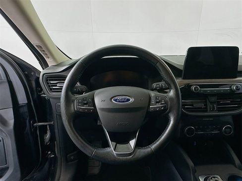 Used 2020 Ford Escape Titanium image 11