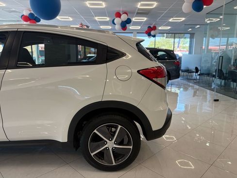 Used 2022 Honda HR-V EX image 7