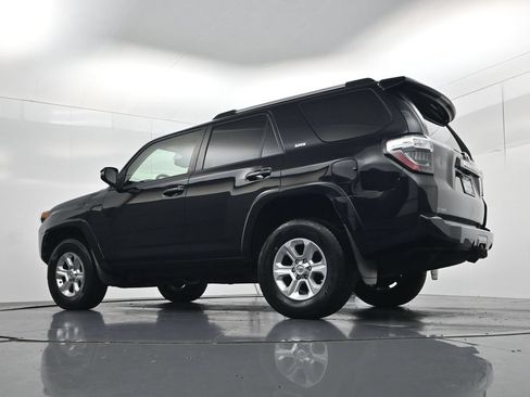 Used 2021 Toyota 4Runner SR5 Premium w/ Moonroof Package AWD/4WD image 51