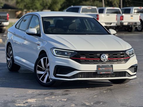 Used 2020 Volkswagen Jetta GLI image 3