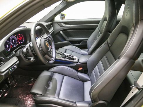 Certified 2025 Porsche 911 Carrera w/ Premium Package RWD image 21