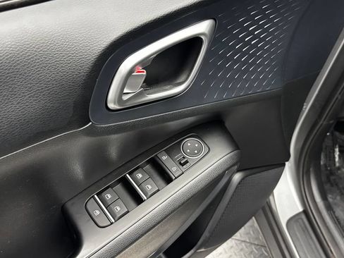 Used 2025 Kia Soul EX FWD image 15