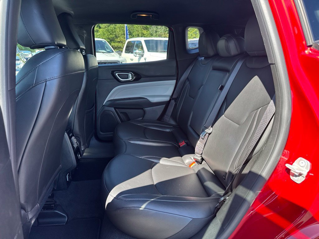 Used 2025 Jeep Compass Limited AWD/4WD image 10