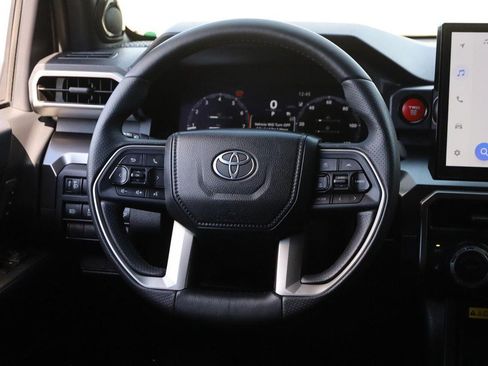Certified 2025 Toyota 4Runner TRD Off-Road Premium AWD/4WD image 27