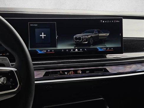Used 2025 BMW 760i xDrive w/ Executive Package AWD/4WD image 23