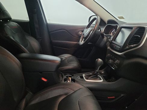 Used 2014 Jeep Cherokee Trailhawk w/ Comfort/Convenience Group AWD/4WD image 21