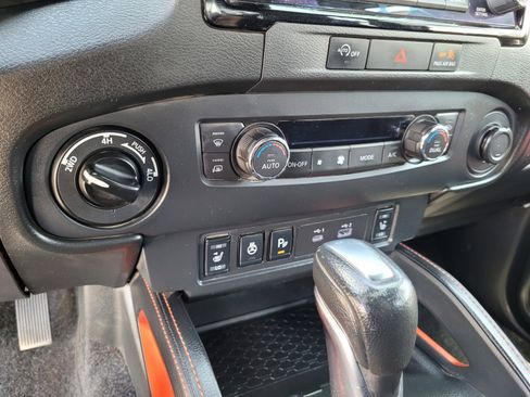 Used 2024 Nissan Frontier PRO-4X w/ Pro Convenience Package AWD/4WD image 19