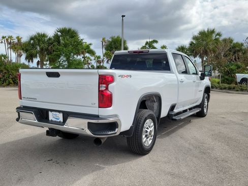 Used 2025 Chevrolet Silverado 2500 LT w/ Safety Package image 6