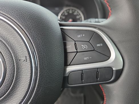 Certified 2023 Jeep Renegade Trailhawk AWD/4WD image 29