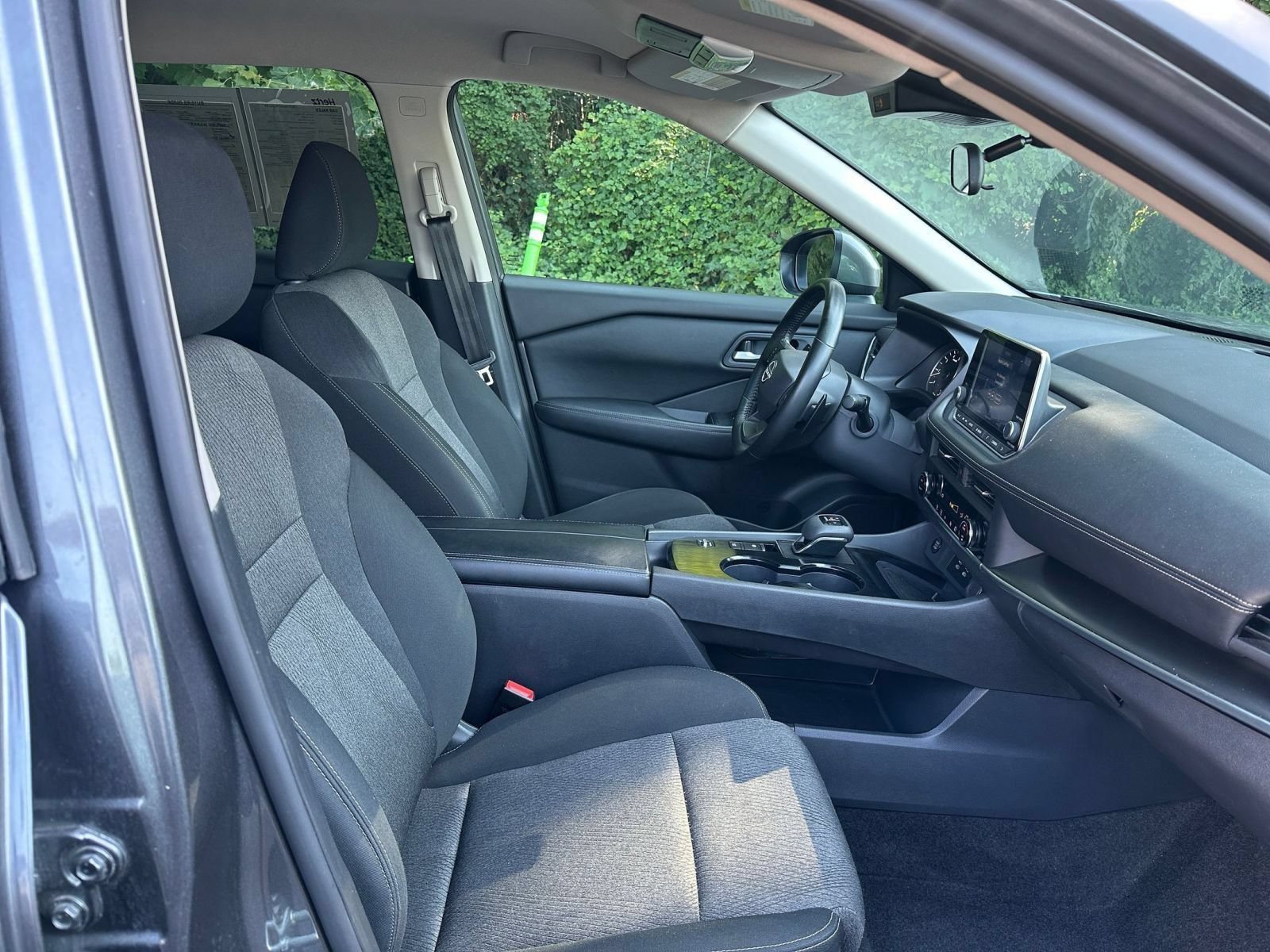 Used 2025 Nissan Rogue SV FWD image 41