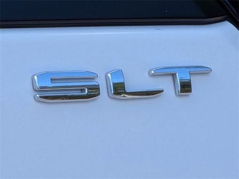 Used 2024 GMC Terrain SLT image 15