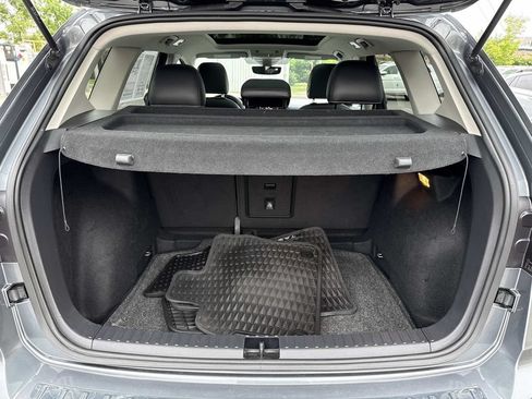 Used 2023 Volkswagen Taos SE w/ Panoramic Sunroof Package FWD image 12