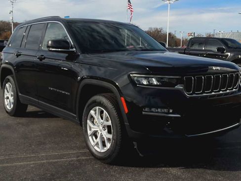 Used 2023 Jeep Grand Cherokee Limited image 9