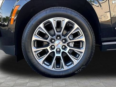 New 2026 GMC Yukon Denali w/ Denali Reserve Package AWD/4WD image 13
