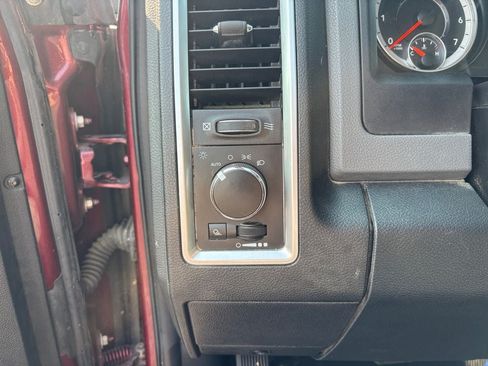 Used 2017 RAM 2500 SLT AWD/4WD image 16