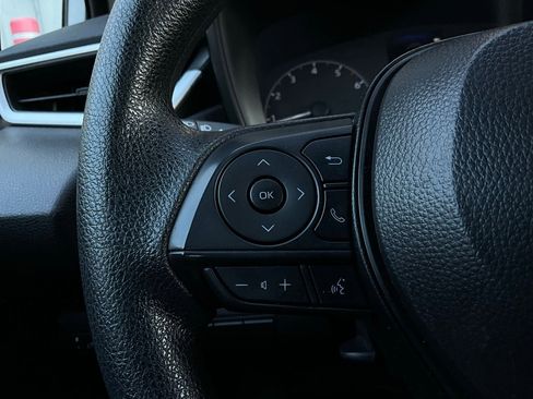 Used 2025 Toyota Corolla LE image 29