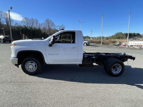 New 2026 Chevrolet Silverado 3500 LT w/ Convenience Package image 4