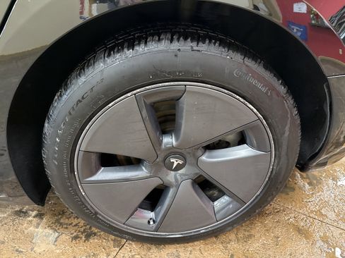 Used 2019 Tesla Model 3 Standard Range Plus image 9