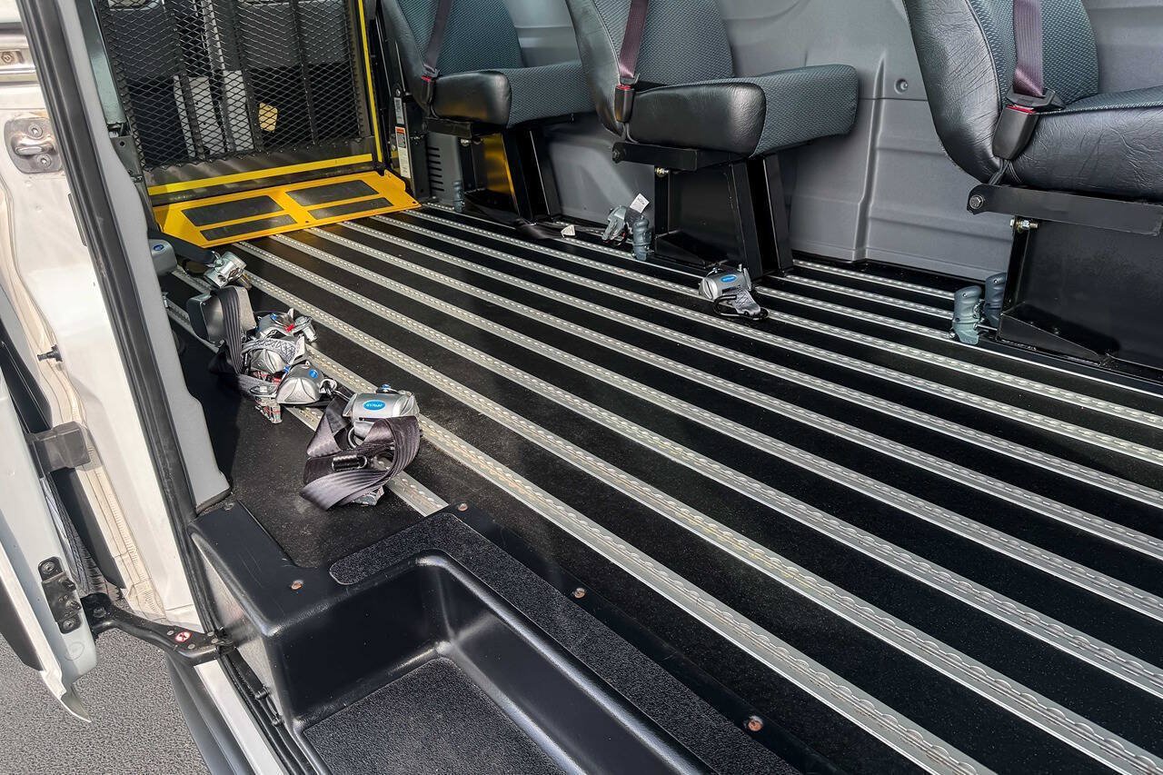 Used 2023 Ford E-Transit Medium Roof RWD image 24