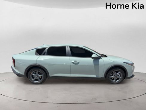 New 2026 Kia K4 FWD image 3
