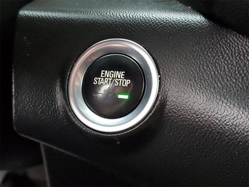 Used 2022 GMC Terrain SLE image 16